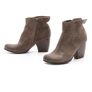 Coclico Winged Vita Ankle Booties